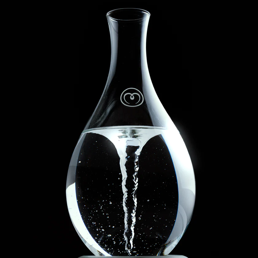 The Mayu water carafe for structured water